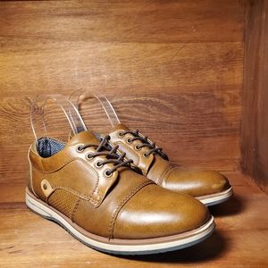 B-52 Brown Oxford.    Sz 5